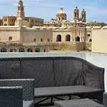 Traditional & Modern Maltese Townhouse - Rooftop Terrace And Sea Views, Close To Birgu Waterfront