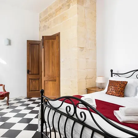 Сasa de vacaciones Traditional & Modern Maltese Townhouse - Rooftop Terrace And Sea Views, Close To Birgu Waterfront *