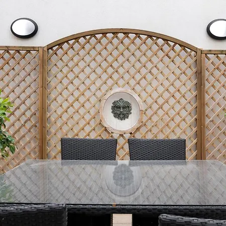 Traditional & Modern Maltese Townhouse - Rooftop Terrace And Sea Views, Close To Birgu Waterfront *