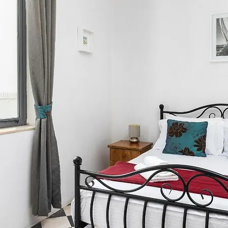 Traditional & Modern Maltese Townhouse - Rooftop Terrace And Sea Views, Close To Birgu Waterfront Сasa de vacaciones Cospicua