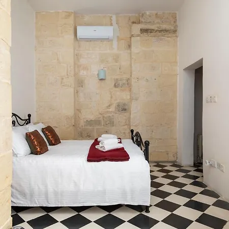 Traditional & Modern Maltese Townhouse - Rooftop Terrace And Sea Views, Close To Birgu Waterfront * Cospicua