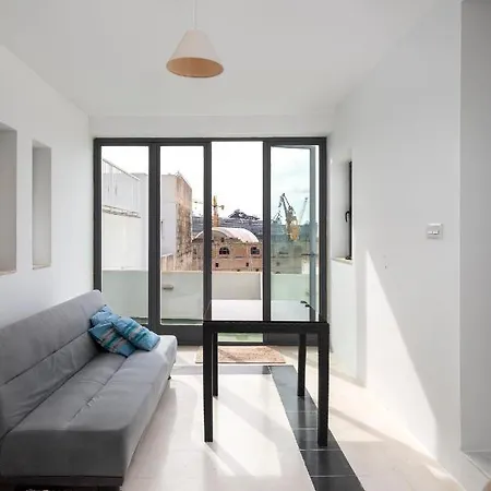 Traditional & Modern Maltese Townhouse - Rooftop Terrace And Sea Views, Close To Birgu Waterfront Cospicua