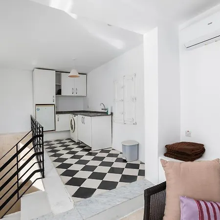 Traditional & Modern Maltese Townhouse - Rooftop Terrace And Sea Views, Close To Birgu Waterfront *