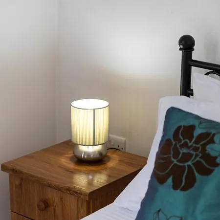 Traditional & Modern Maltese Townhouse - Rooftop Terrace And Sea Views, Close To Birgu Waterfront Cospicua