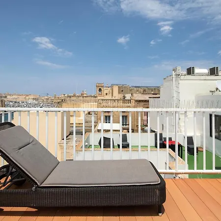 Traditional & Modern Maltese Townhouse - Rooftop Terrace And Sea Views, Close To Birgu Waterfront Cospicua