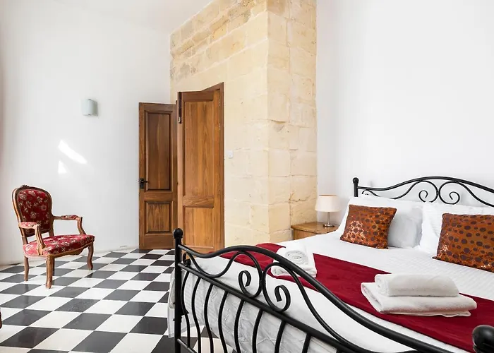 Сasa de vacaciones Traditional & Modern Maltese Townhouse - Rooftop Terrace And Sea Views, Close To Birgu Waterfront *