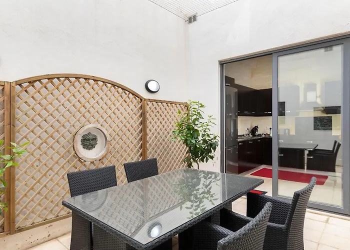 Traditional & Modern Maltese Townhouse - Rooftop Terrace And Sea Views, Close To Birgu Waterfront Сasa de vacaciones *