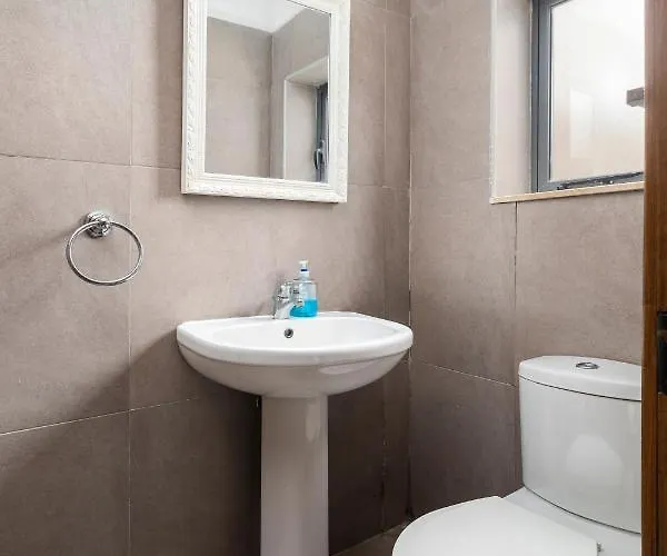 Traditional & Modern Maltese Townhouse - Rooftop Terrace And Sea Views, Close To Birgu Waterfront *