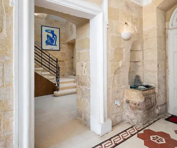 Traditional & Modern Maltese Townhouse - Rooftop Terrace And Sea Views, Close To Birgu Waterfront Cospicua