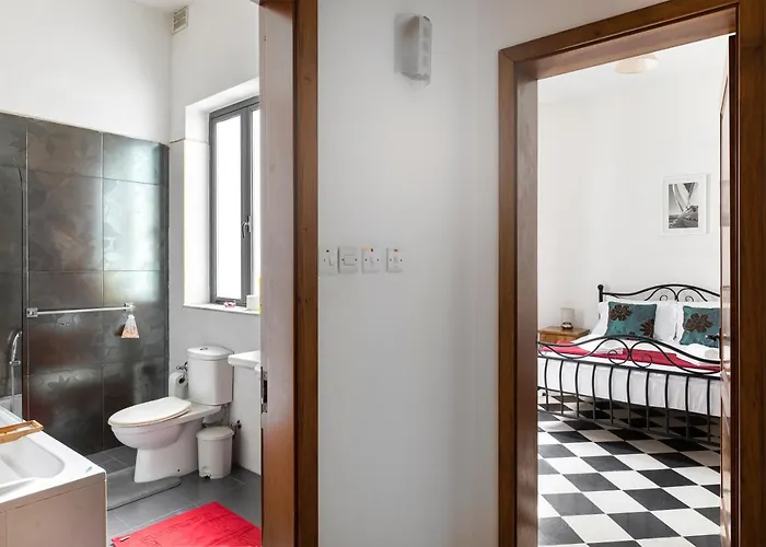 Traditional & Modern Maltese Townhouse - Rooftop Terrace And Sea Views, Close To Birgu Waterfront * Cospicua