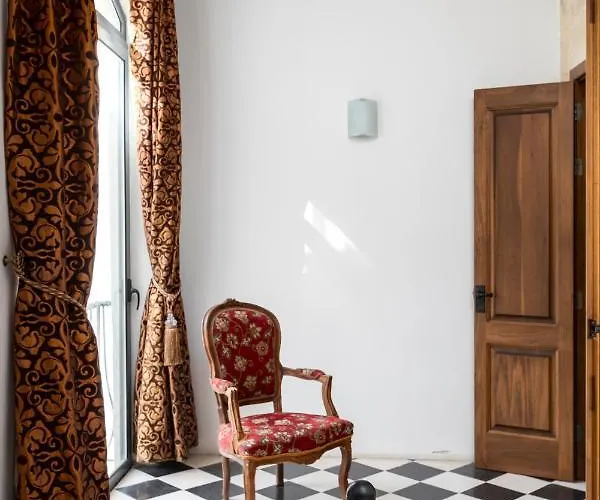 Traditional & Modern Maltese Townhouse - Rooftop Terrace And Sea Views, Close To Birgu Waterfront Nyaraló Cospicua