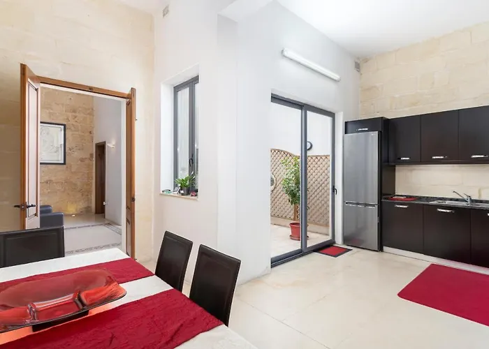 Traditional & Modern Maltese Townhouse - Rooftop Terrace And Sea Views, Close To Birgu Waterfront Nyaraló Cospicua