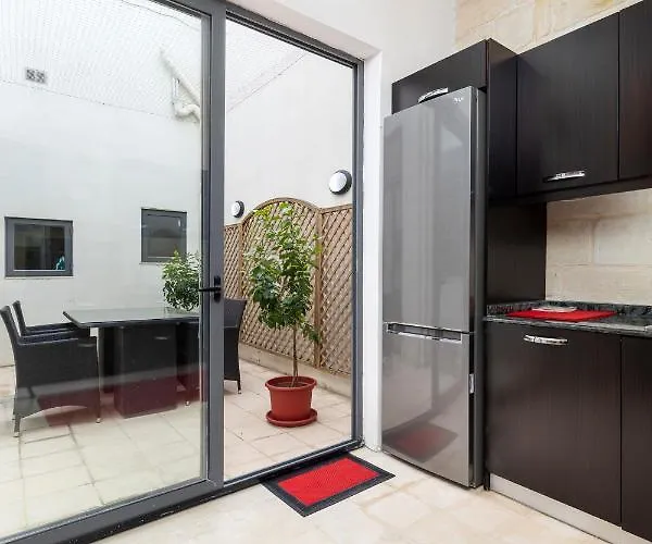 Nyaraló Traditional & Modern Maltese Townhouse - Rooftop Terrace And Sea Views, Close To Birgu Waterfront