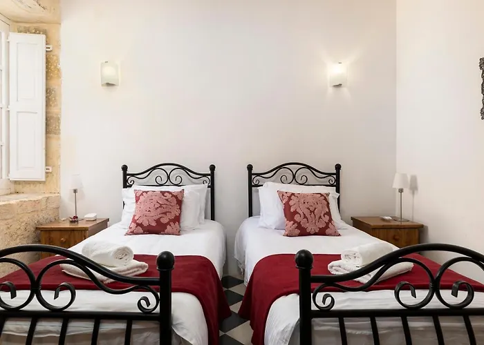 Traditional & Modern Maltese Townhouse - Rooftop Terrace And Sea Views, Close To Birgu Waterfront * Cospicua