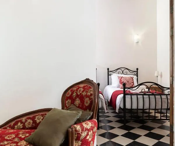 Traditional & Modern Maltese Townhouse - Rooftop Terrace And Sea Views, Close To Birgu Waterfront *