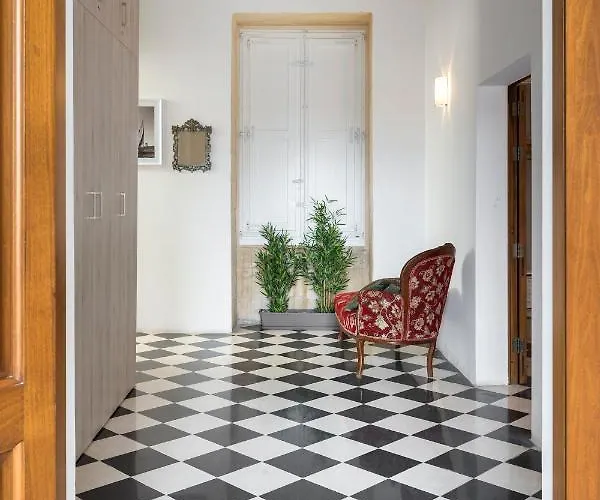 Nyaraló Traditional & Modern Maltese Townhouse - Rooftop Terrace And Sea Views, Close To Birgu Waterfront