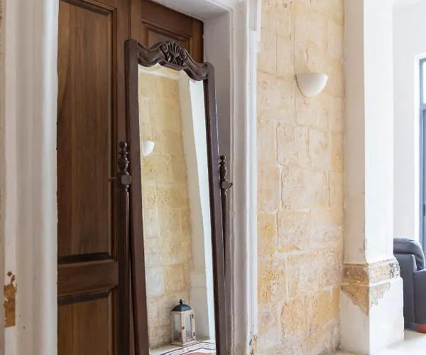 Traditional & Modern Maltese Townhouse - Rooftop Terrace And Sea Views, Close To Birgu Waterfront Cospicua