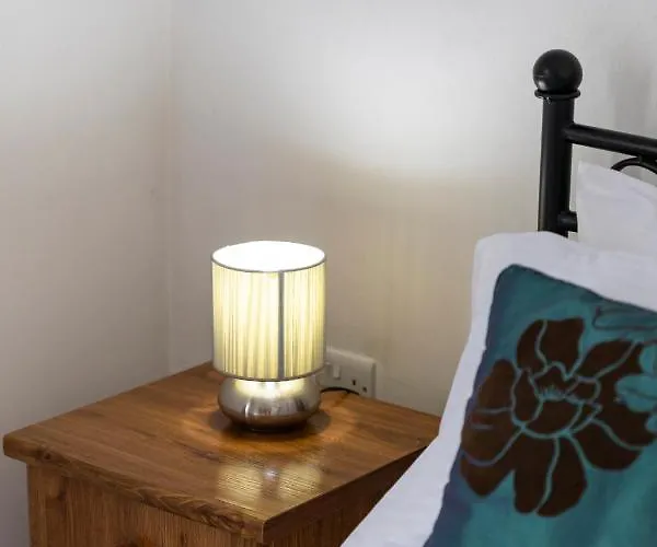 Traditional & Modern Maltese Townhouse - Rooftop Terrace And Sea Views, Close To Birgu Waterfront Cospicua