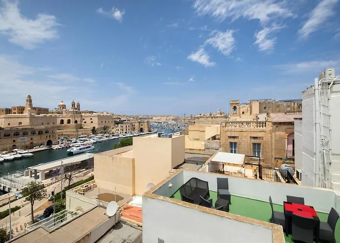 Traditional & Modern Maltese Townhouse - Rooftop Terrace And Sea Views, Close To Birgu Waterfront Cospicua
