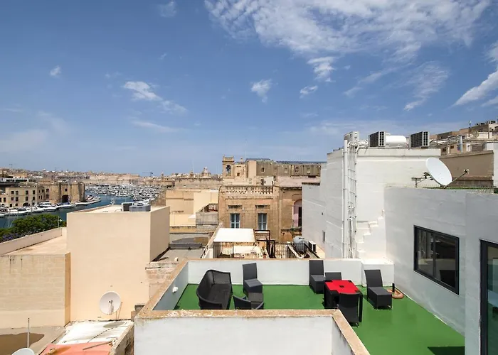 Traditional & Modern Maltese Townhouse - Rooftop Terrace And Sea Views, Close To Birgu Waterfront Nyaraló